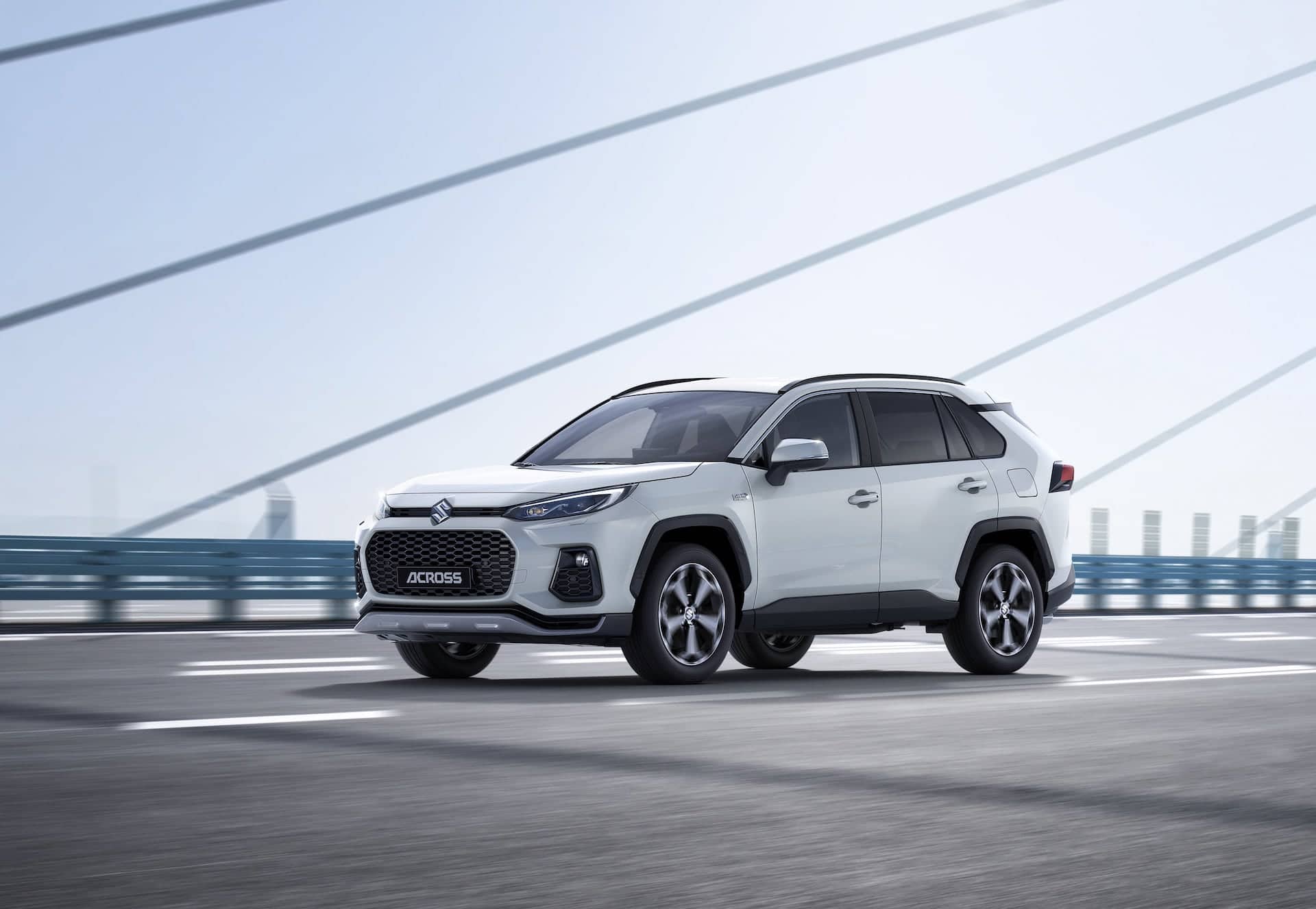 Plug-in-Hybrid Suzuki Across startet im Herbst