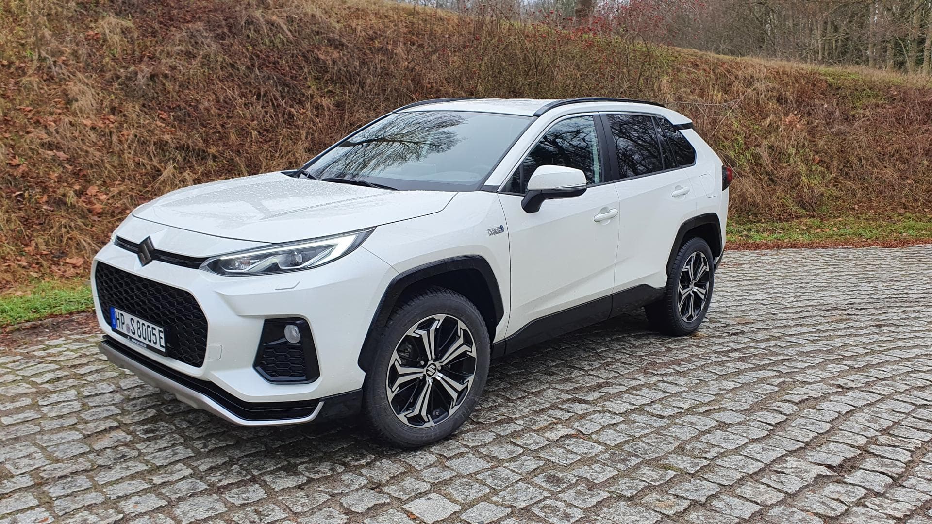 Suzuki Across Plug-In-Hybrid: Zwei mal zwei Welten