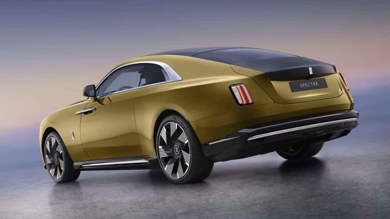 Rolls-Royce CEO vom Auftragseingang für E-Limousine Spectre überrascht