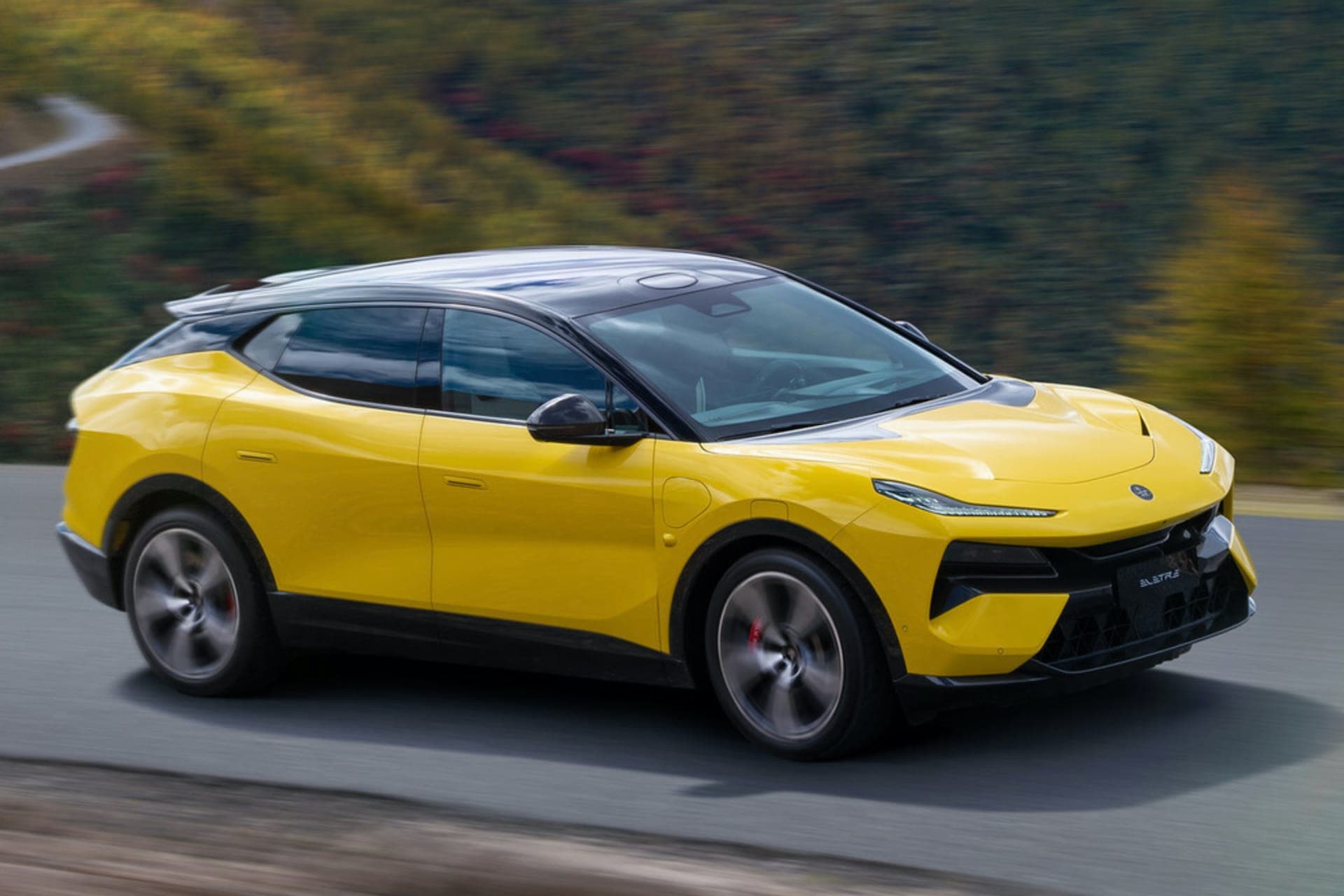Erster Lotus Eletre als Plug-in-Hybrid gesichtet