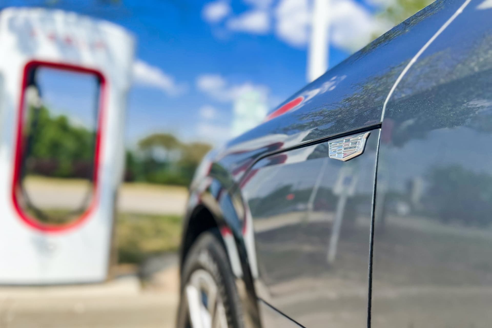Tesla erhöht die Preise für das Supercharger-Ladenetz