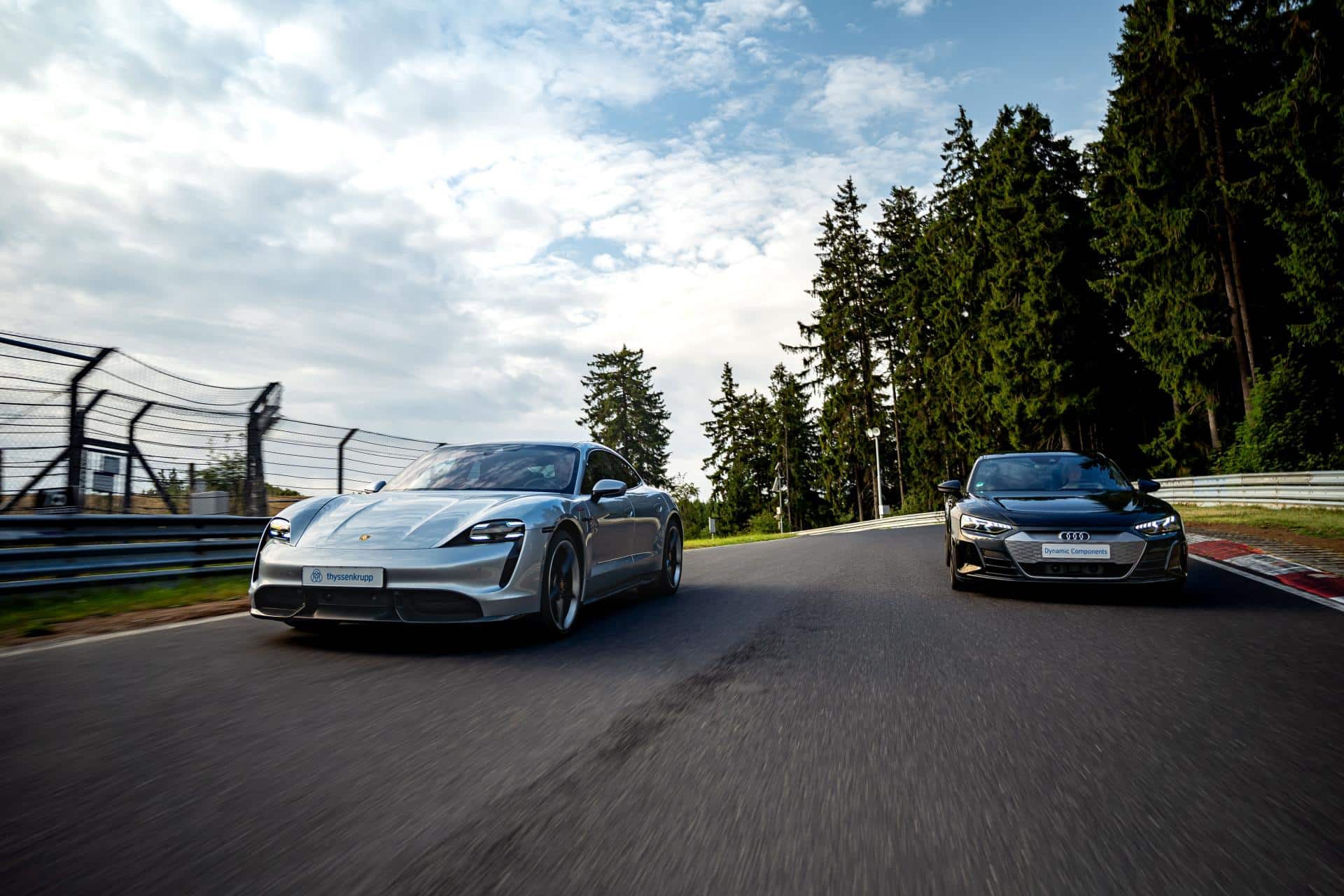 Audi und Porsche vertiefen Zusammenarbeit, um einzusparen