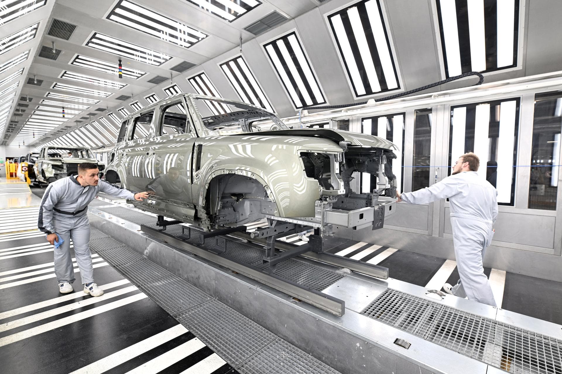 Jaguar Land Rover senkt nach Cyberangriff Prognose für 2026