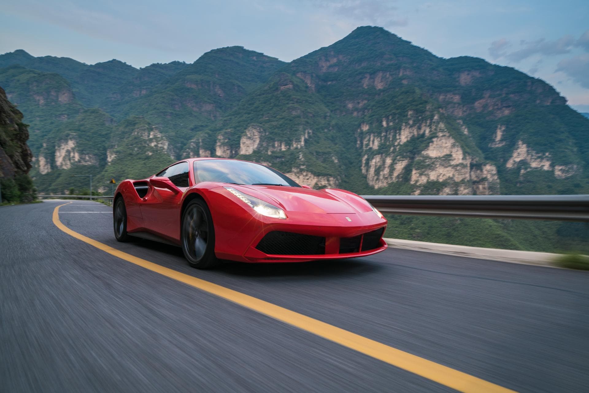 Ferrari: E-Auto-Entwicklung schreitet schnell voran