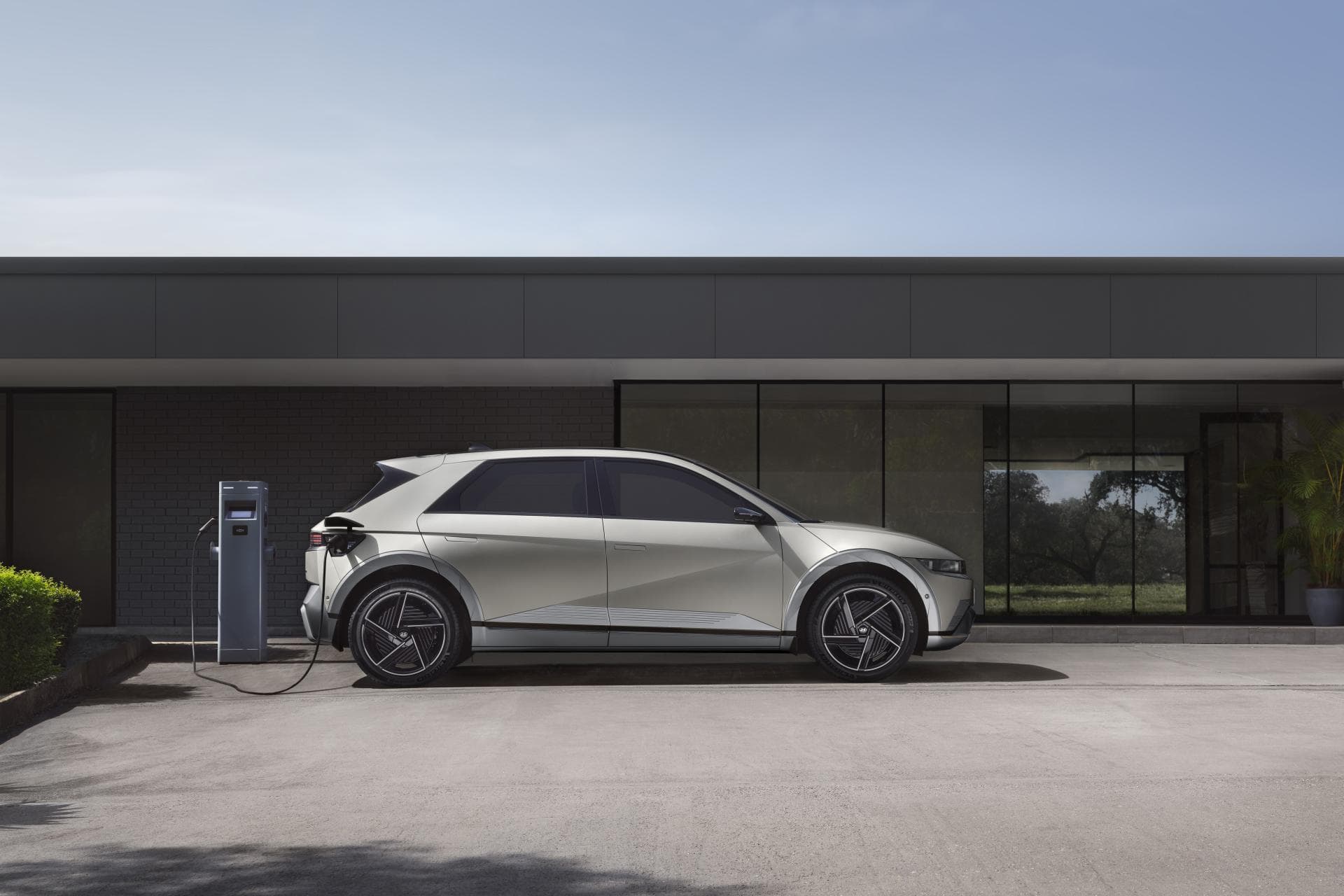 Probleme mit 12-Volt-Batterie: Hyundai ruft 145.000 E-Autos zurück