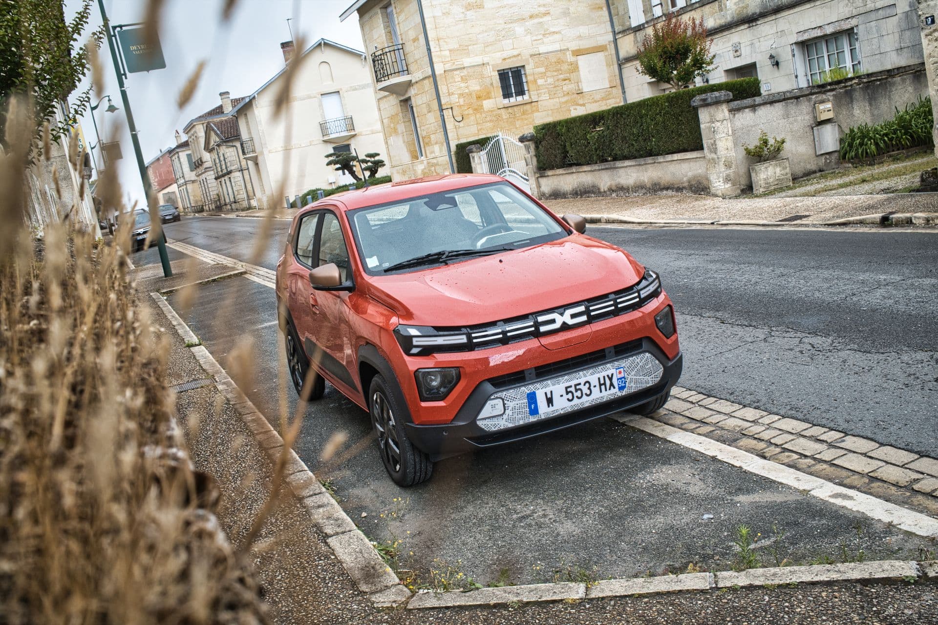 Fahrbericht: Im neuen Dacia Spring auf Bordeaux‘ Straßen