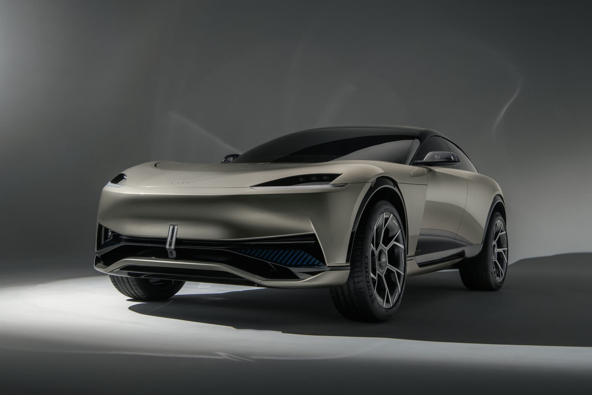 Karma zeigt schnittige SUV-GT-Studie Ivara