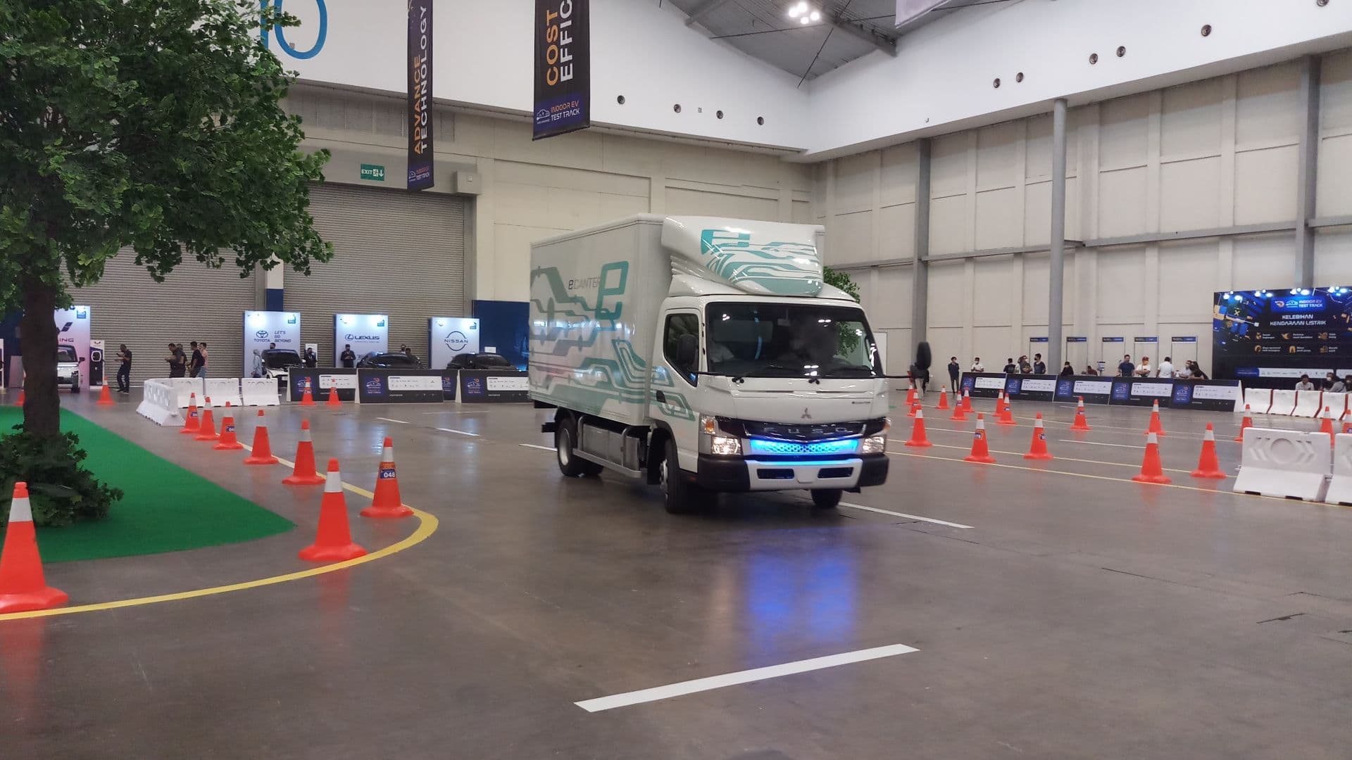 Mitsubishi Fuso errichtet Testanlage für Batterie-Recycling