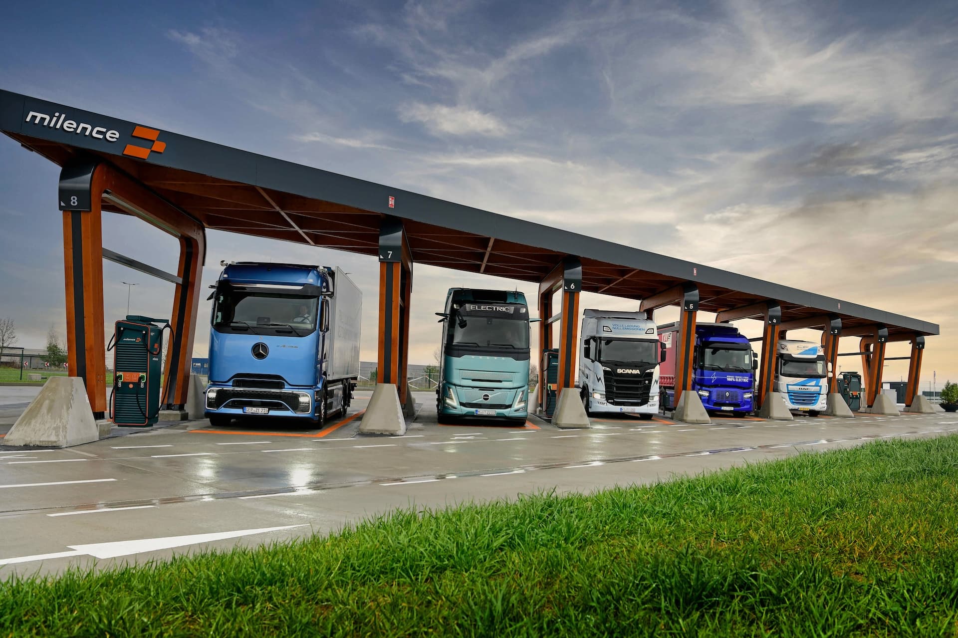 Studie: 93 Prozent der Unternehmen mit E-Lkw hochzufrieden