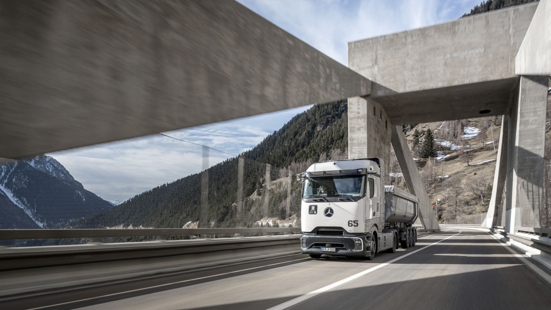 Daimler GenH2-Prototyp fährt 6500 km im Wintereinsatz