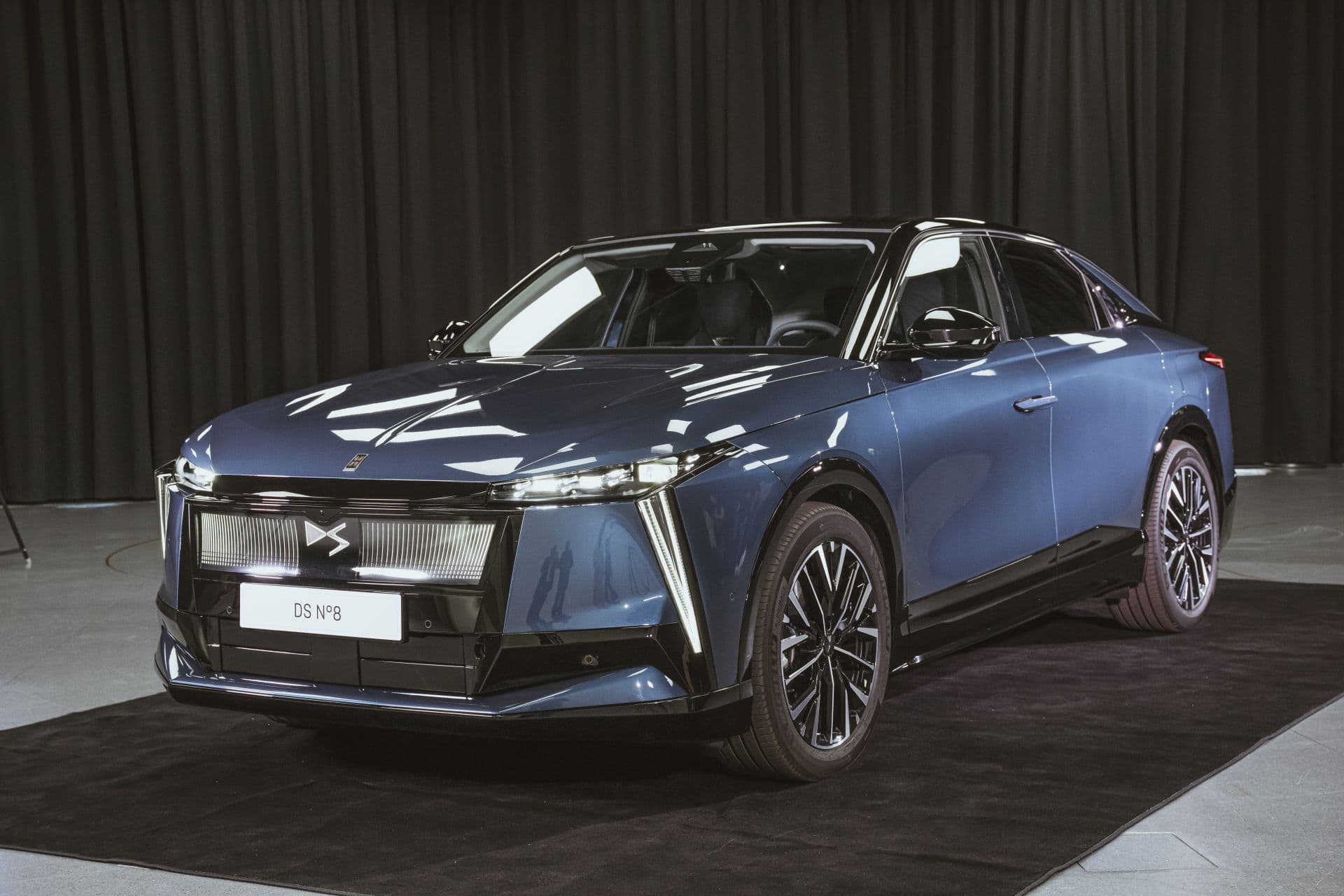 Stromaufwärts mit N°8 von DS Automobiles