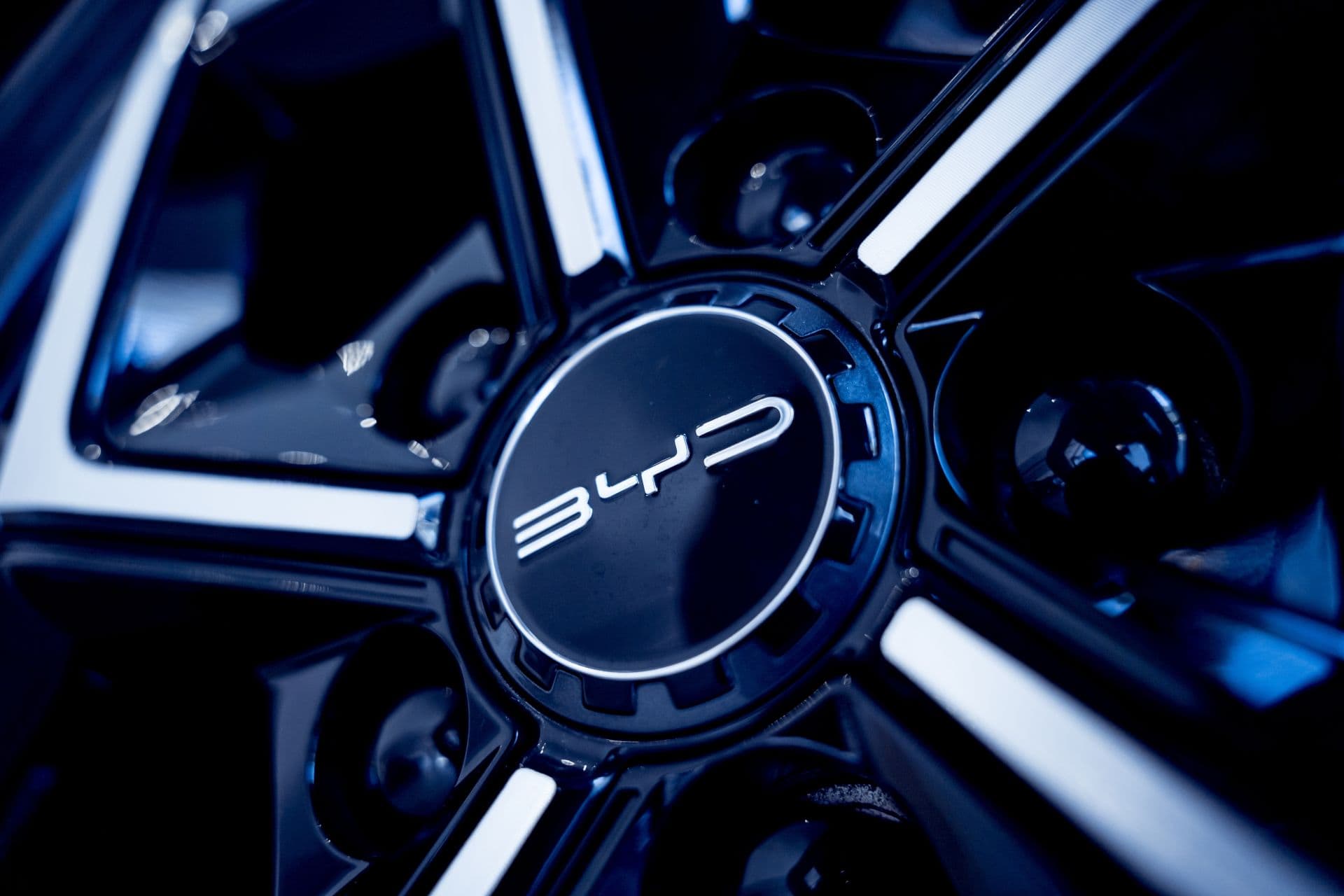 BYD will 2027 erstes Auto mit Festkörperbatterie ausstatten