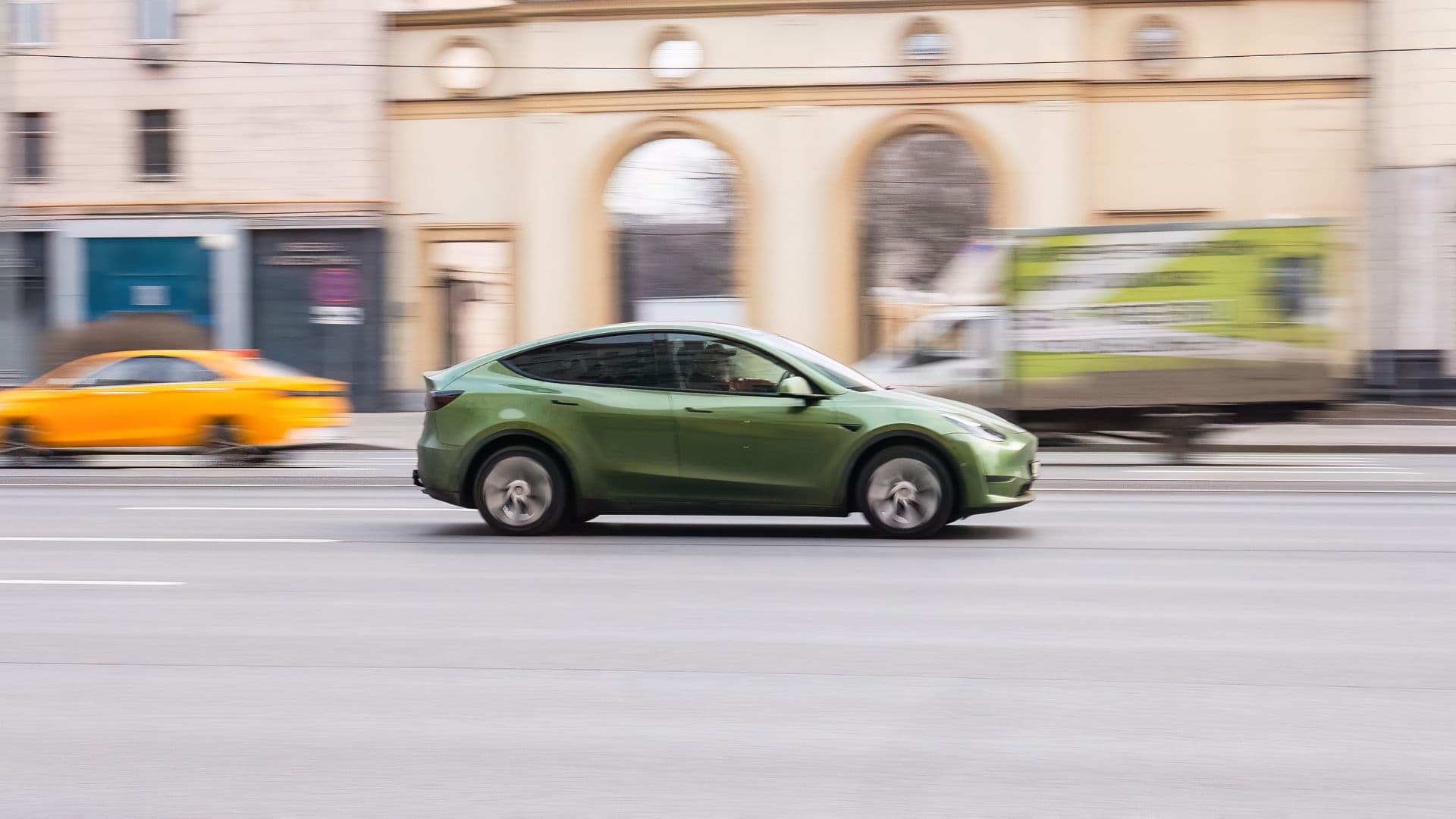 Automobilbarometer: E-Autos wecken neuen Fahrspaß