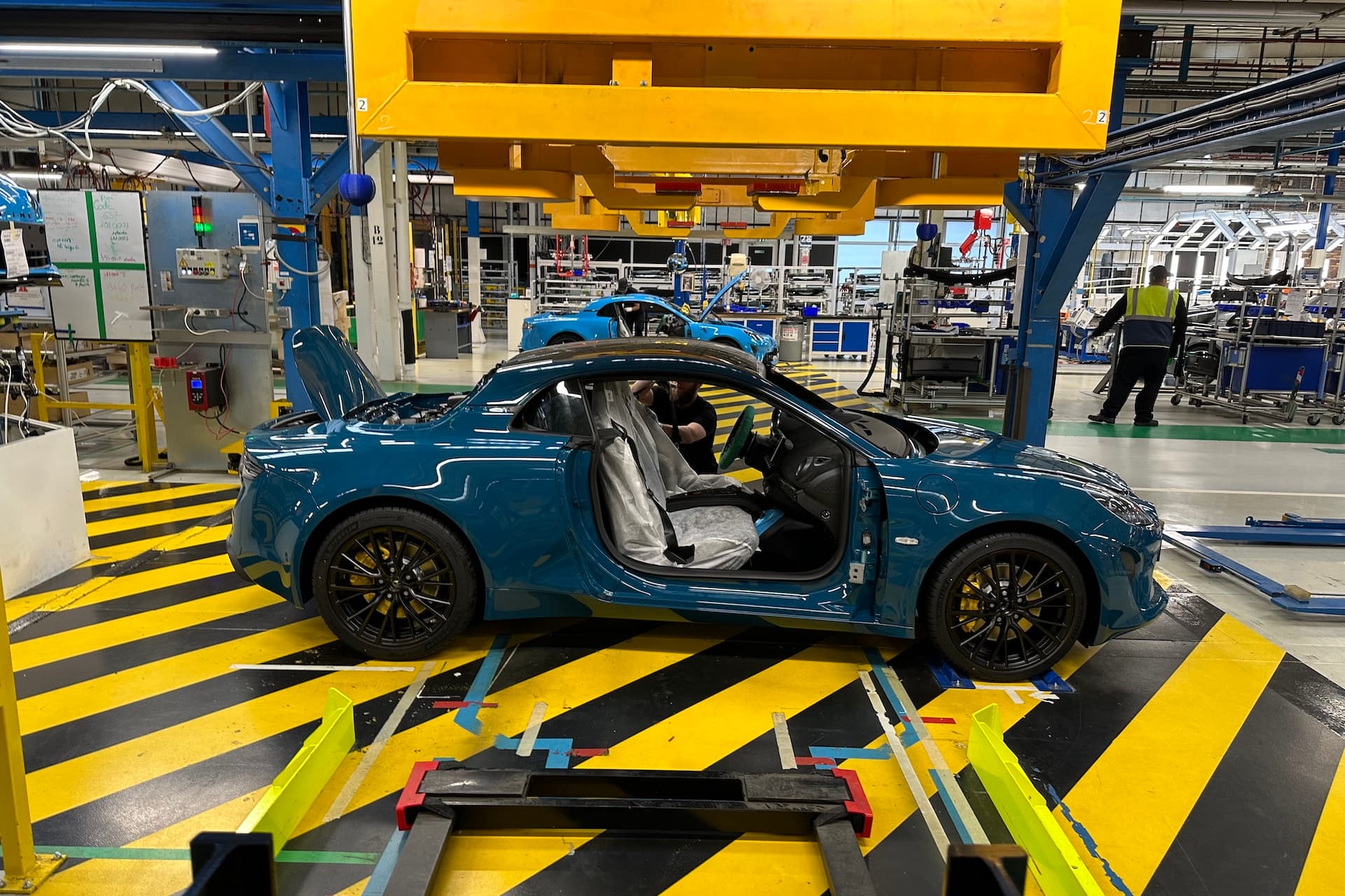 Wie Alpine in seiner Manufaktur in Dieppe Autos baut