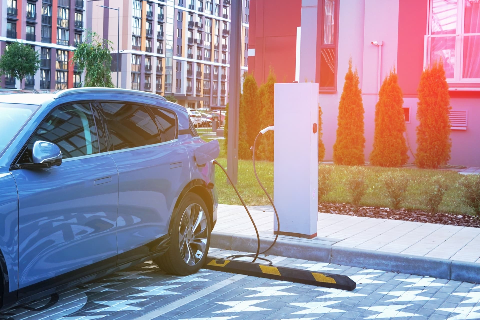 Cover Image for VDA-E-Ladenetzranking: „Es braucht unbedingt wieder mehr Tempo“