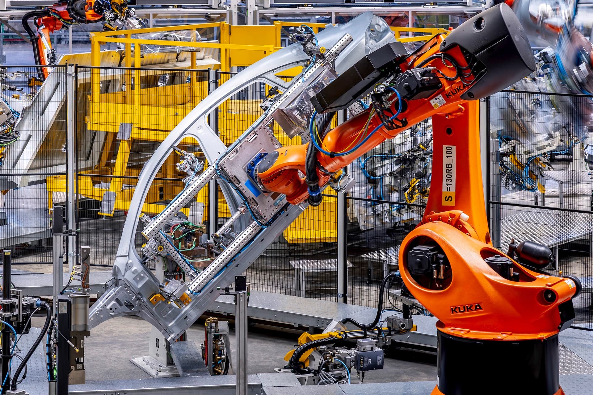 „Überall brennt gerade die Hütte“: Autoindustrie steuert auf harte Tarifrunde zu