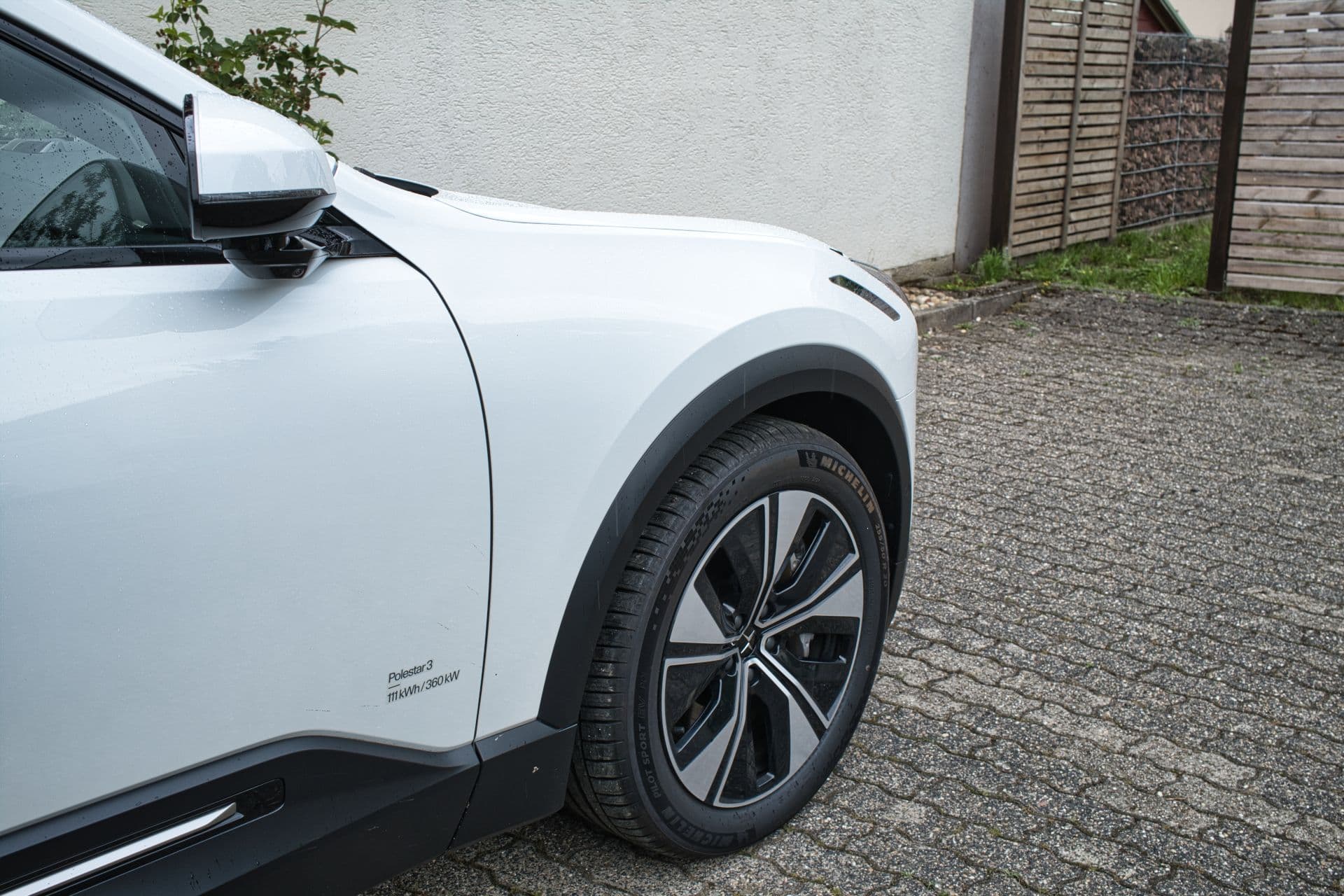 Cover Image for Polestar will mit Lade-Angeboten Kunden ködern