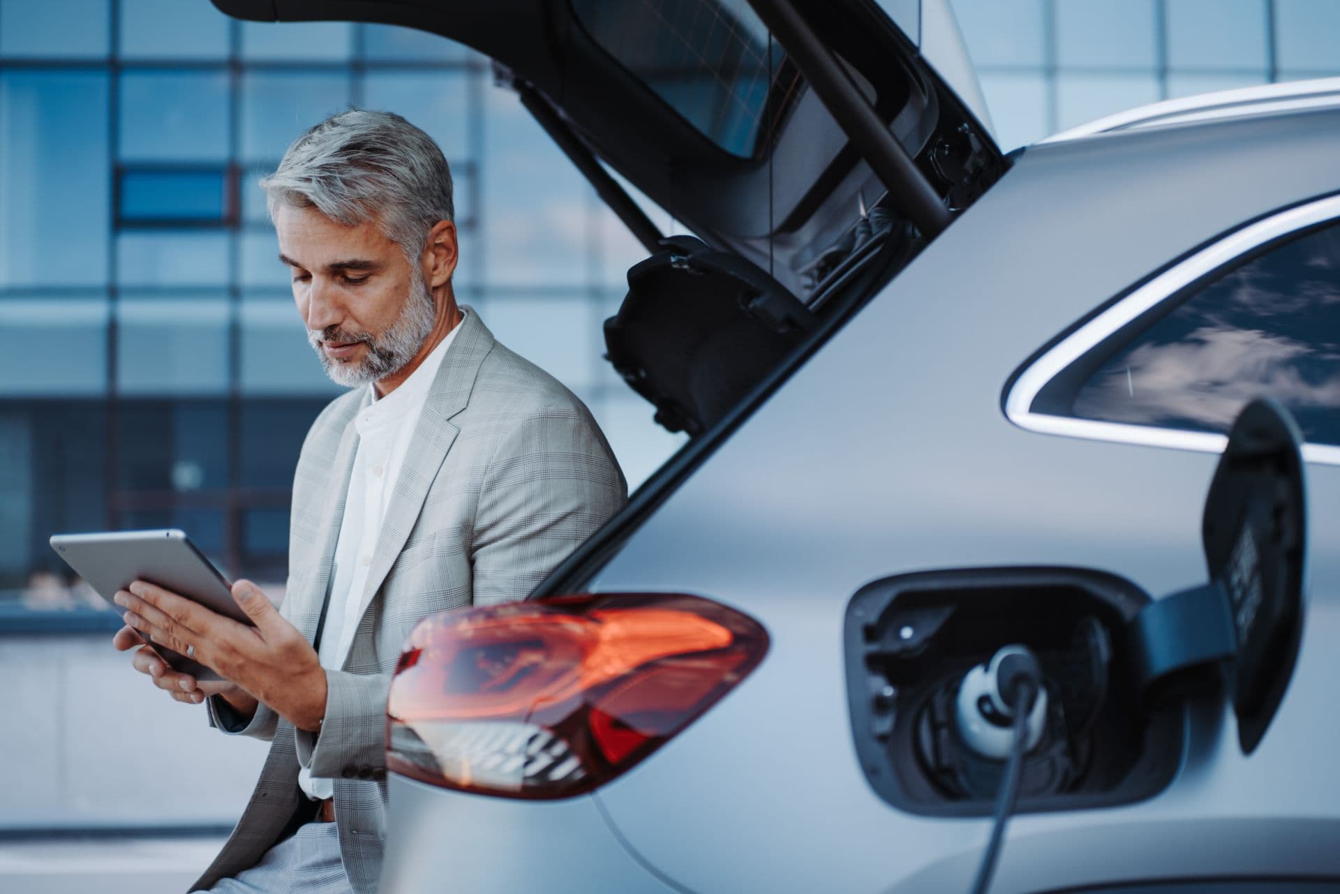 Mehrheit lehnt Steuernachlässe für Luxus-E-Autos ab