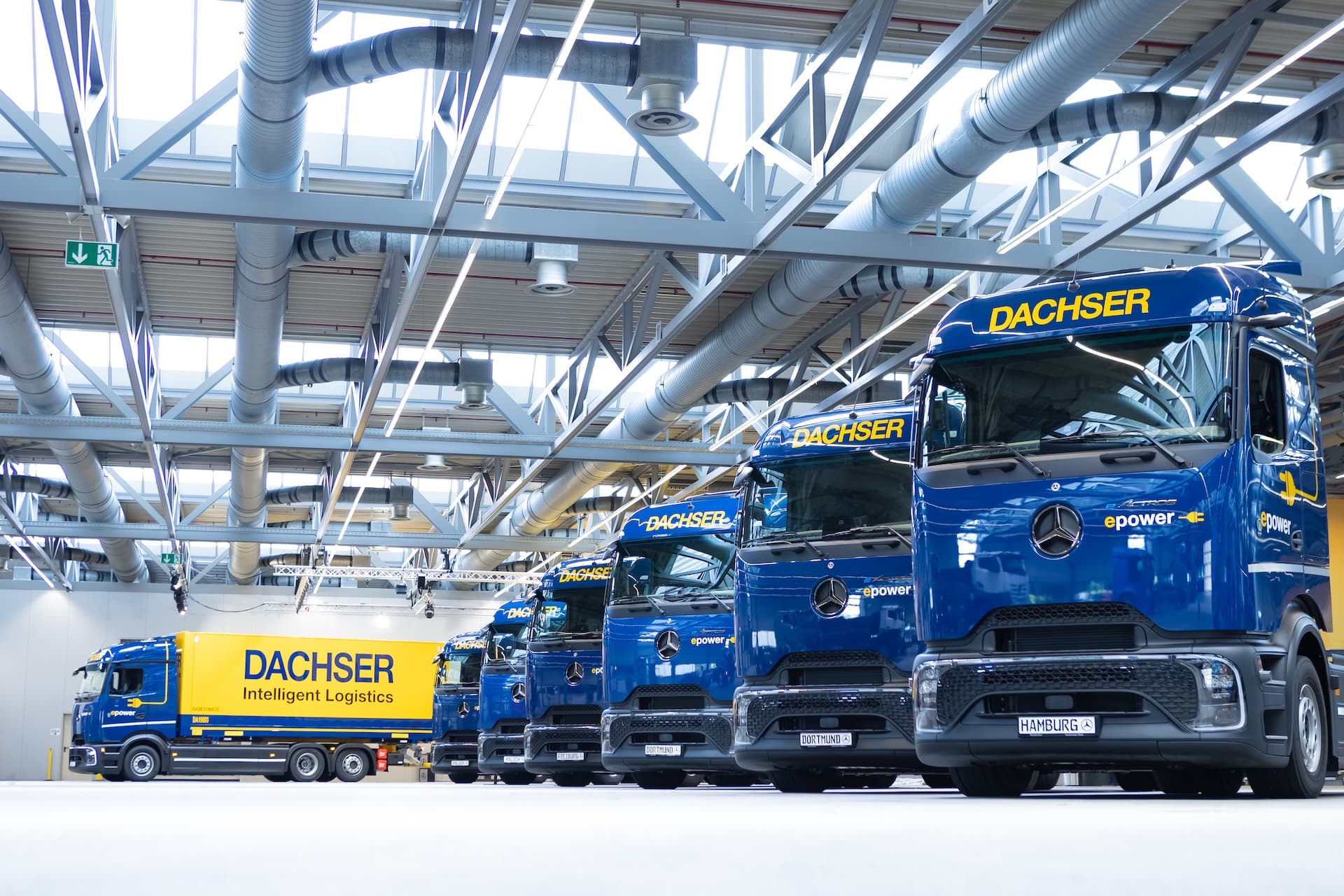 E-Lkw: Neue Fallstudien zeigen Lösungen für Fernverkehr und Depots