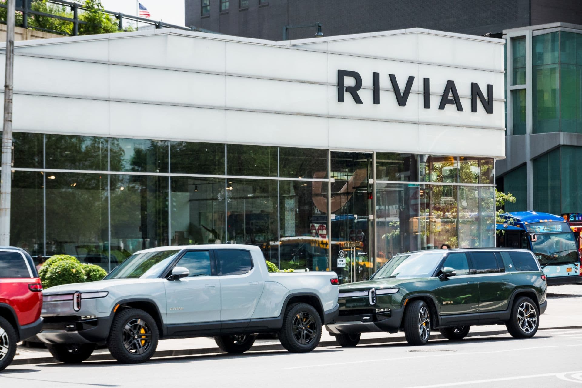 Uber investiert Milliardenbetrag in Robotaxis von Rivian