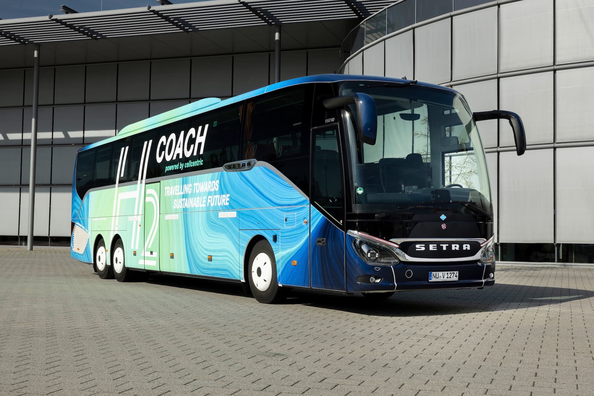 Daimler testet Wasserstoff-Reisebus H₂ Coach von Setra