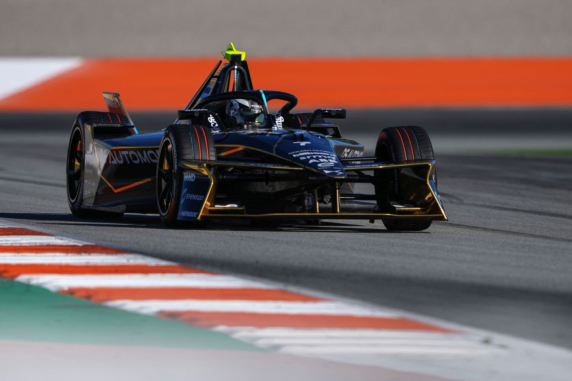 Enges Feld beim Formel-E-Test in Spanien