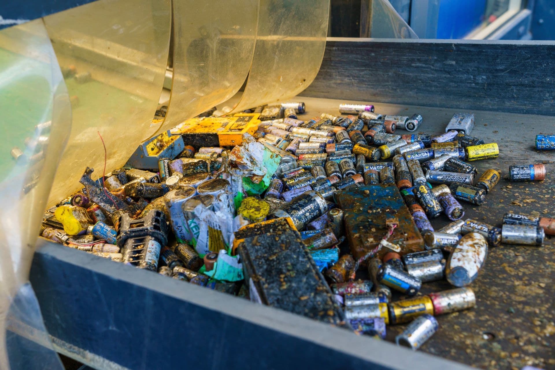 Tozero gewinnt in Bayern Lithium aus alten Batterien zurück