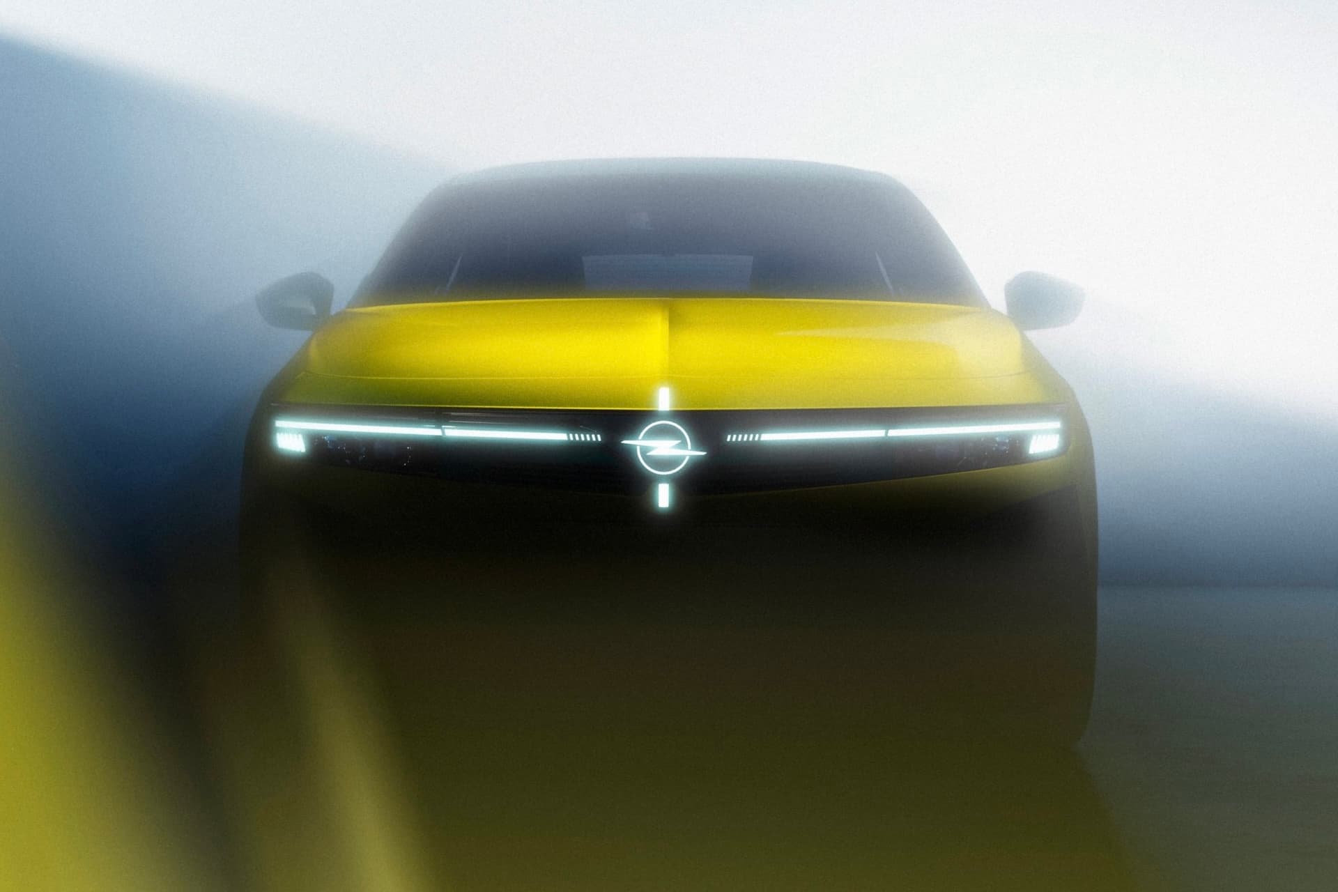 Opel Astra Facelift: Und endlich leuchtet der Blitz