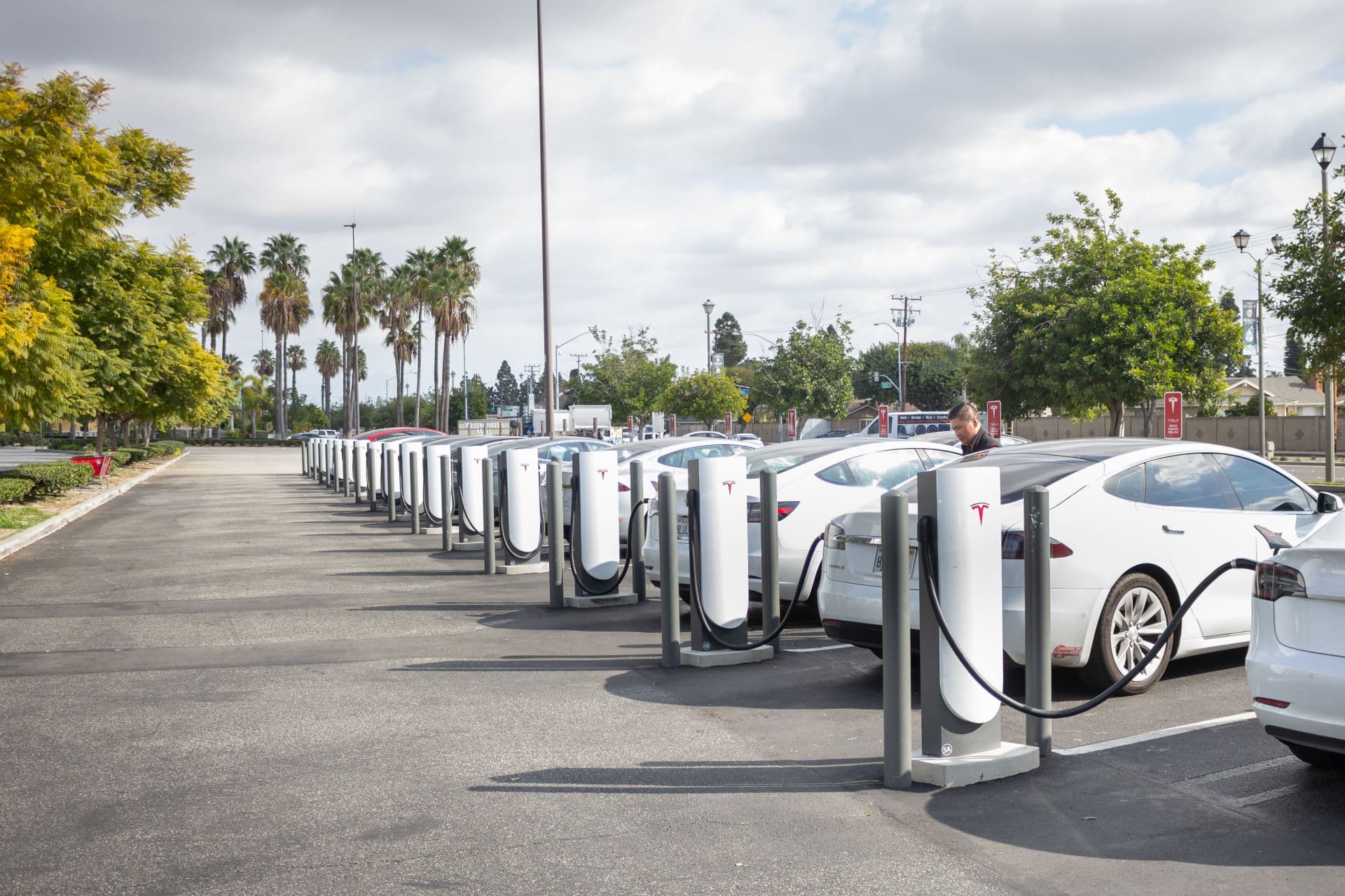 Cover Image for Tesla Supercharger: Google Maps zeigt künftig Live Daten