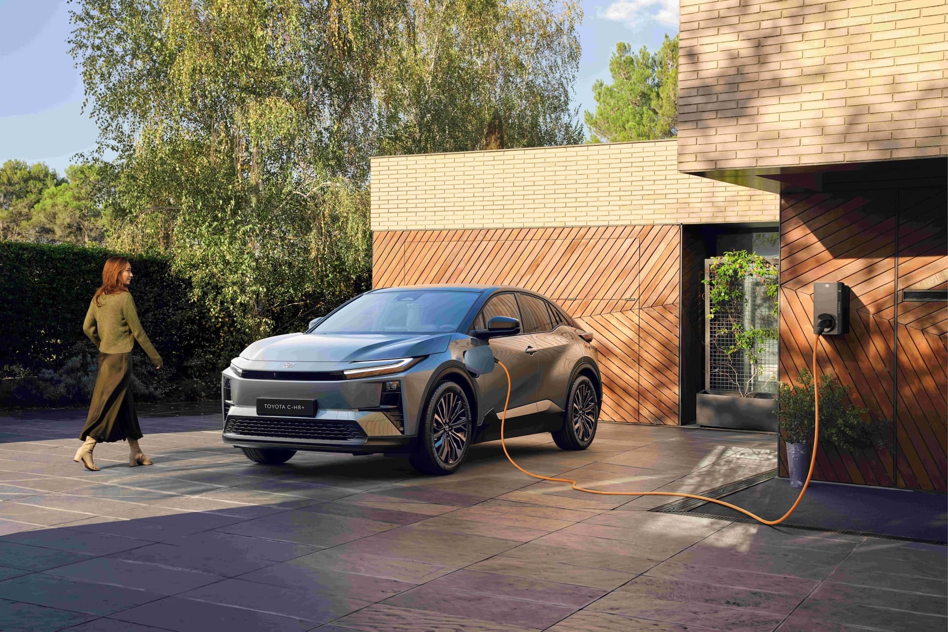 Cover Image for Toyota bereitet intelligente E-Auto-Ladelösungen für Europa vor