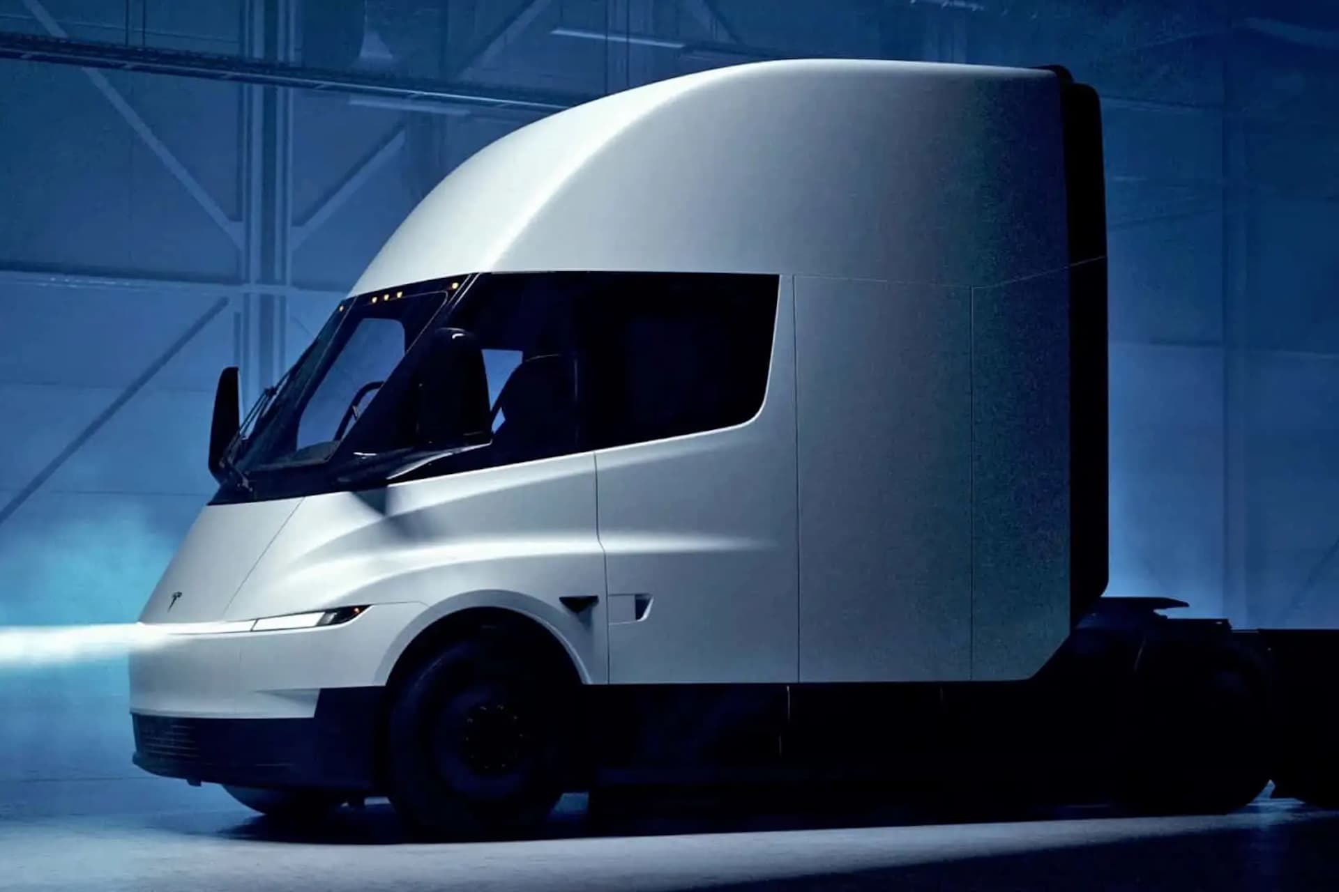 Tesla Semi: Erster Elektro-Lkw rollt in Serie vom Band