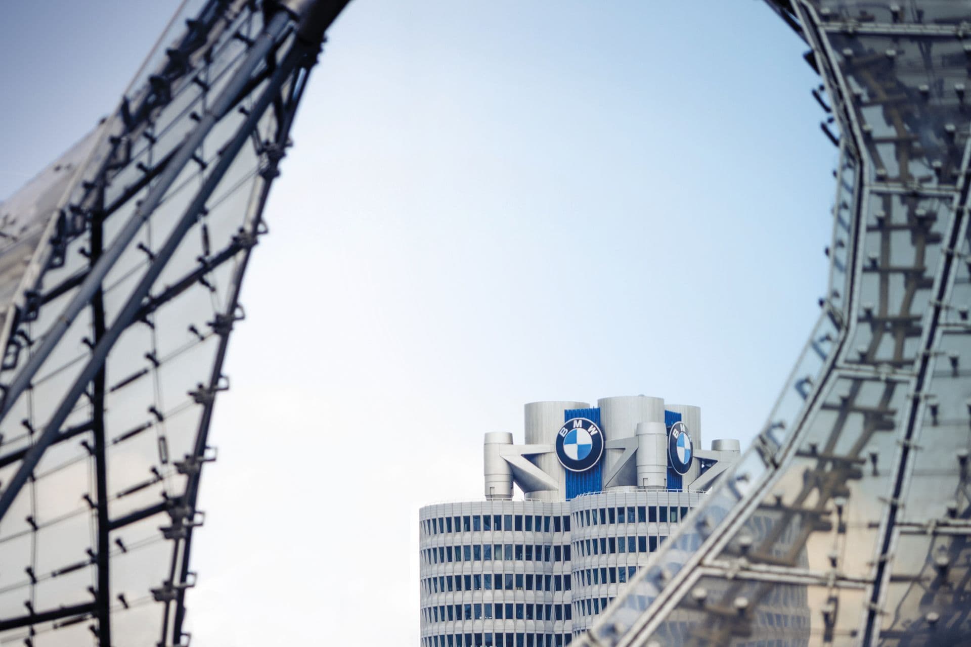 Cover Image for BMW legt sich strengeres CO2e-Ziel für 2035 auf