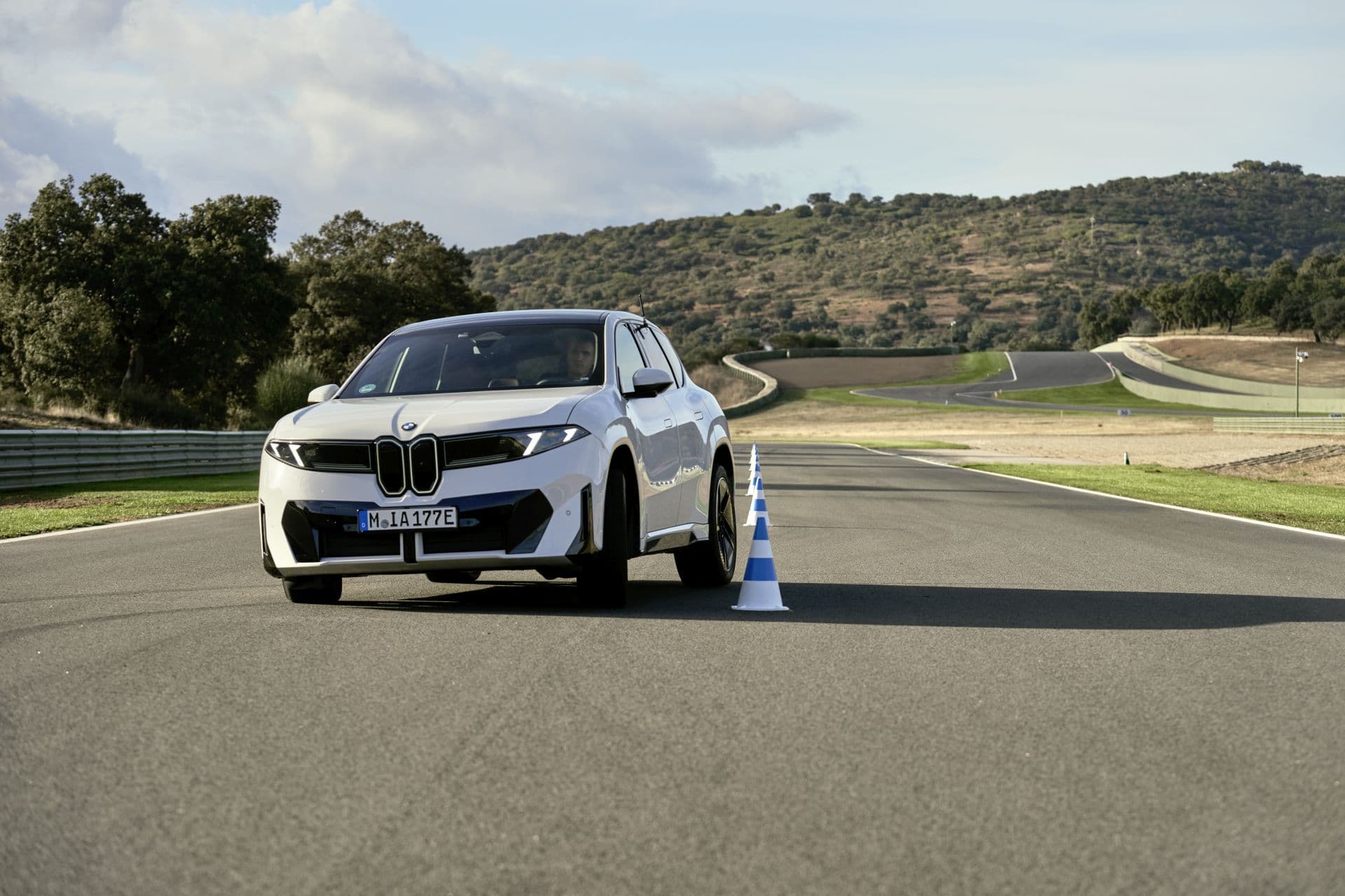 iX3 dominiert seit Monaten BMWs E-Auto-Bestellungen