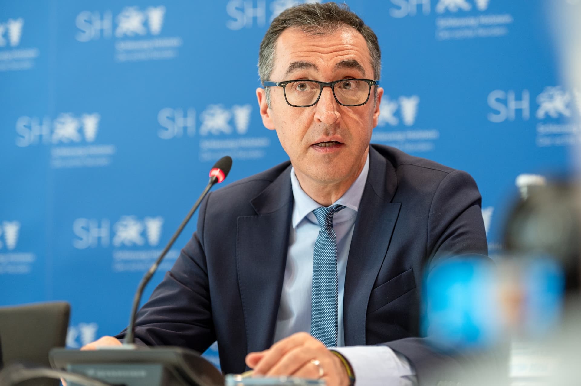 Özdemir setzt weiter auf „Verbrenner-Aus“ in der EU