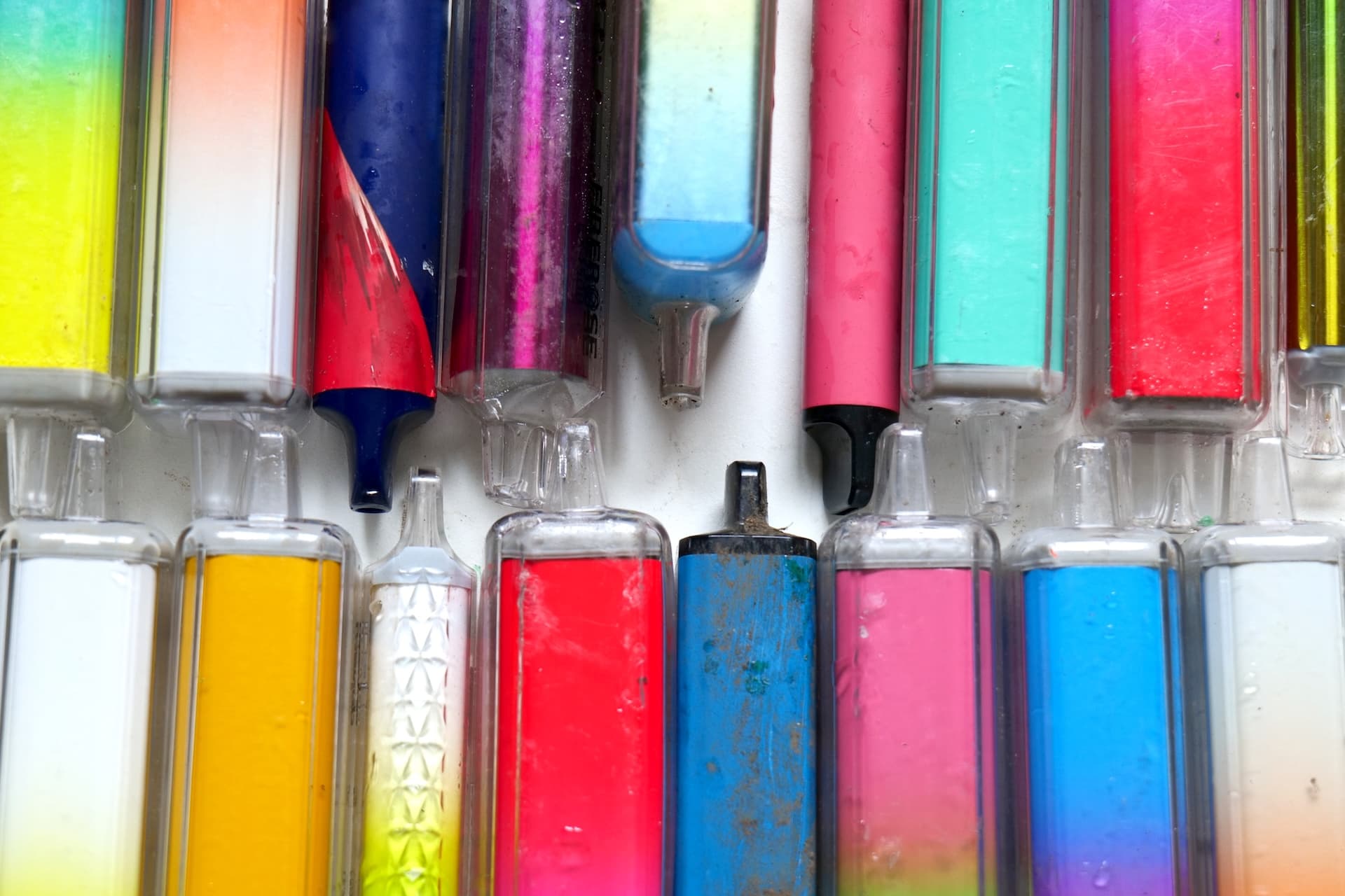 E-Auto mit Akku aus entsorgten E-Zigaretten fährt überraschend weit