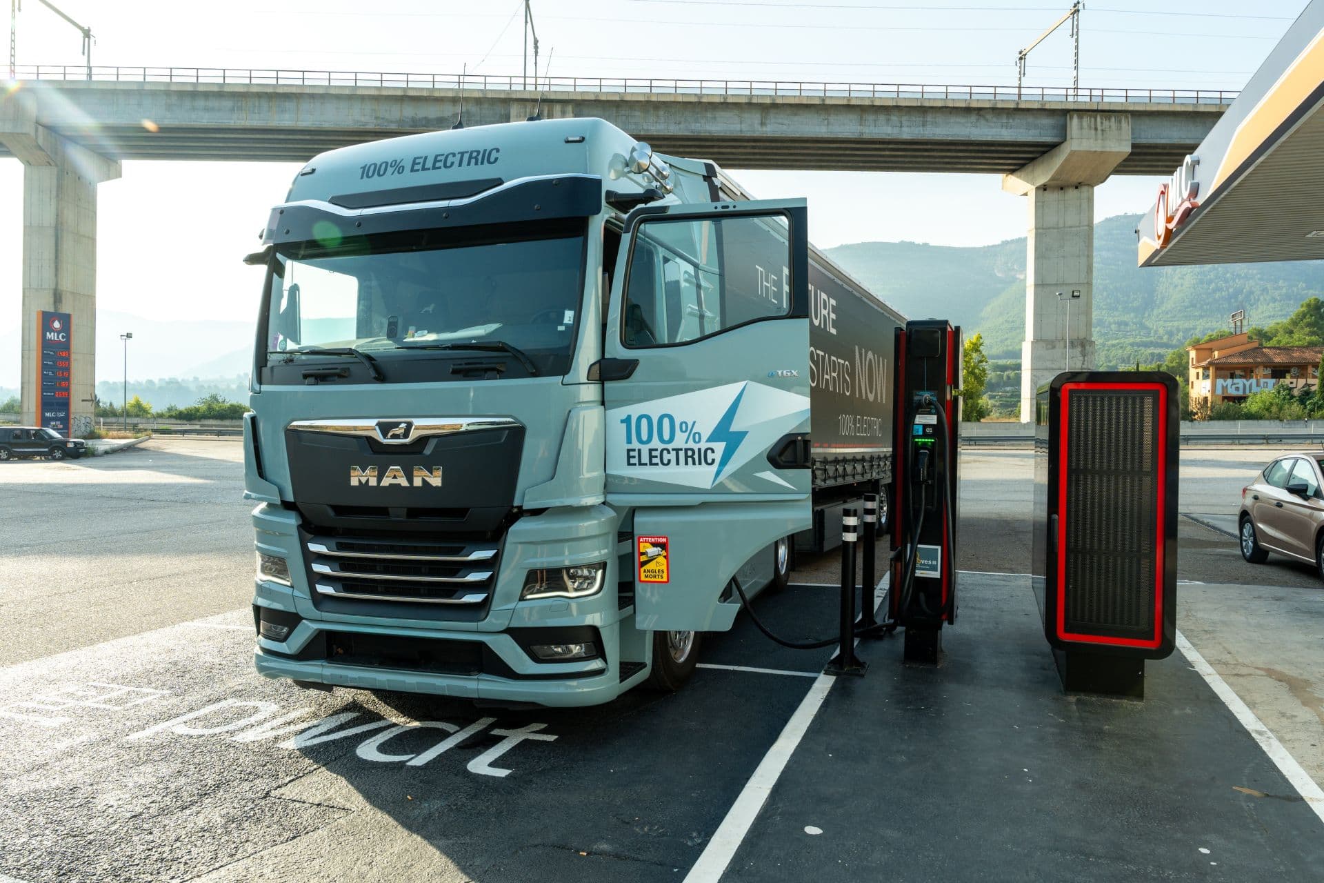 Depotladen für E-Lkw: Wo es klappt und wo nicht