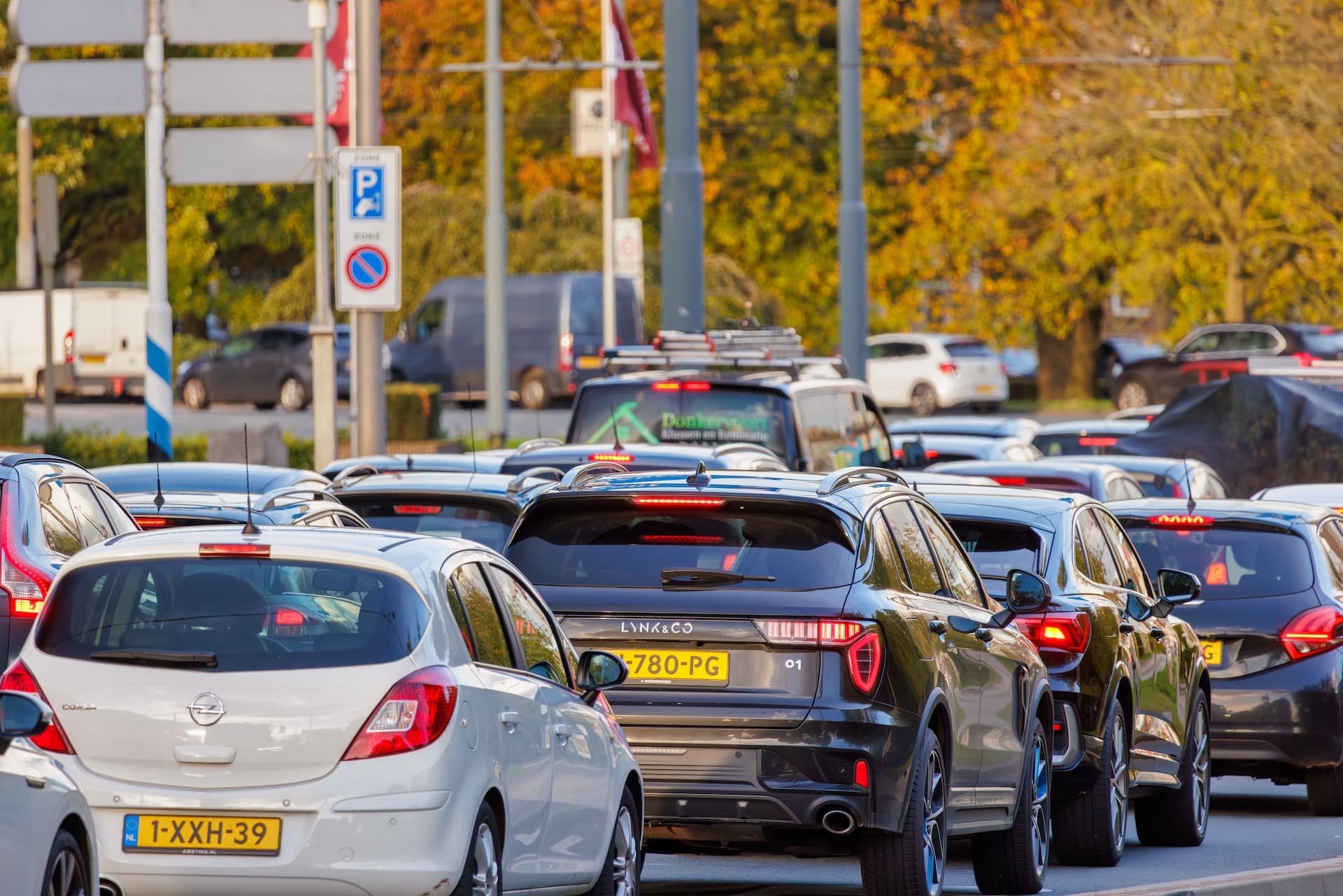 Niederlande: Verbrenner-Leasing ab 2027 deutlich teurer