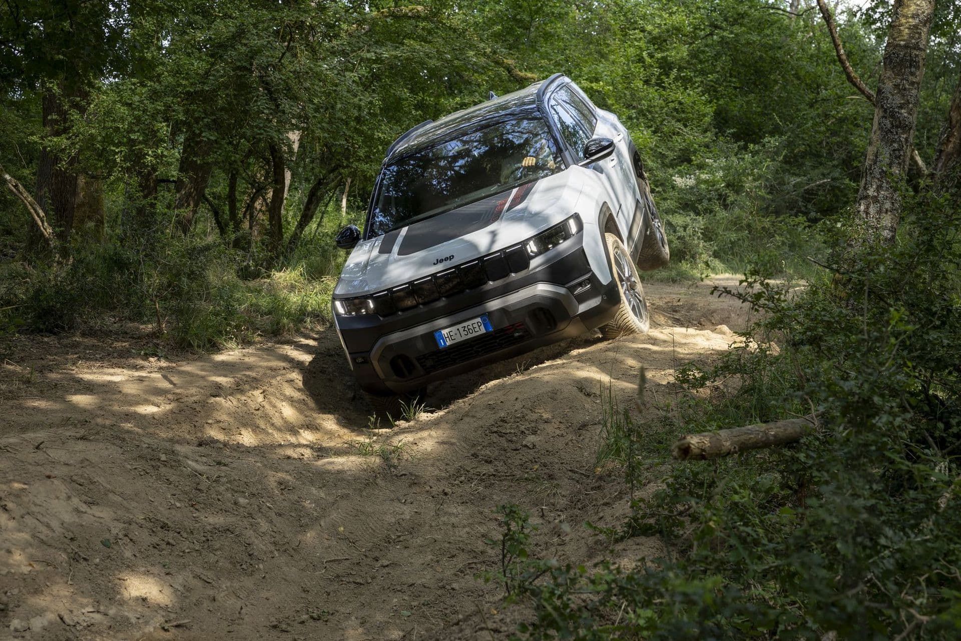 Erste Fahrt im Jeep Compass 4xe AWD: Kraxler mit Format