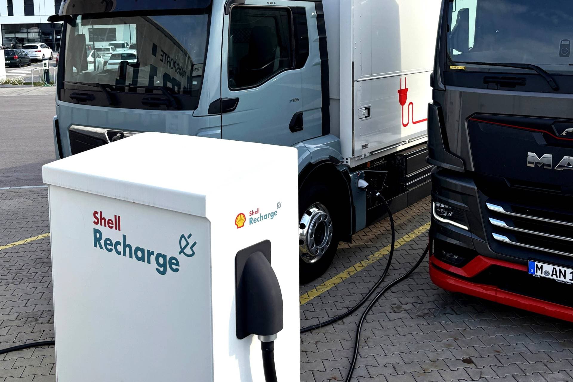 Spirit-E: Wie E-Lkw im Depot Stromkosten senken können