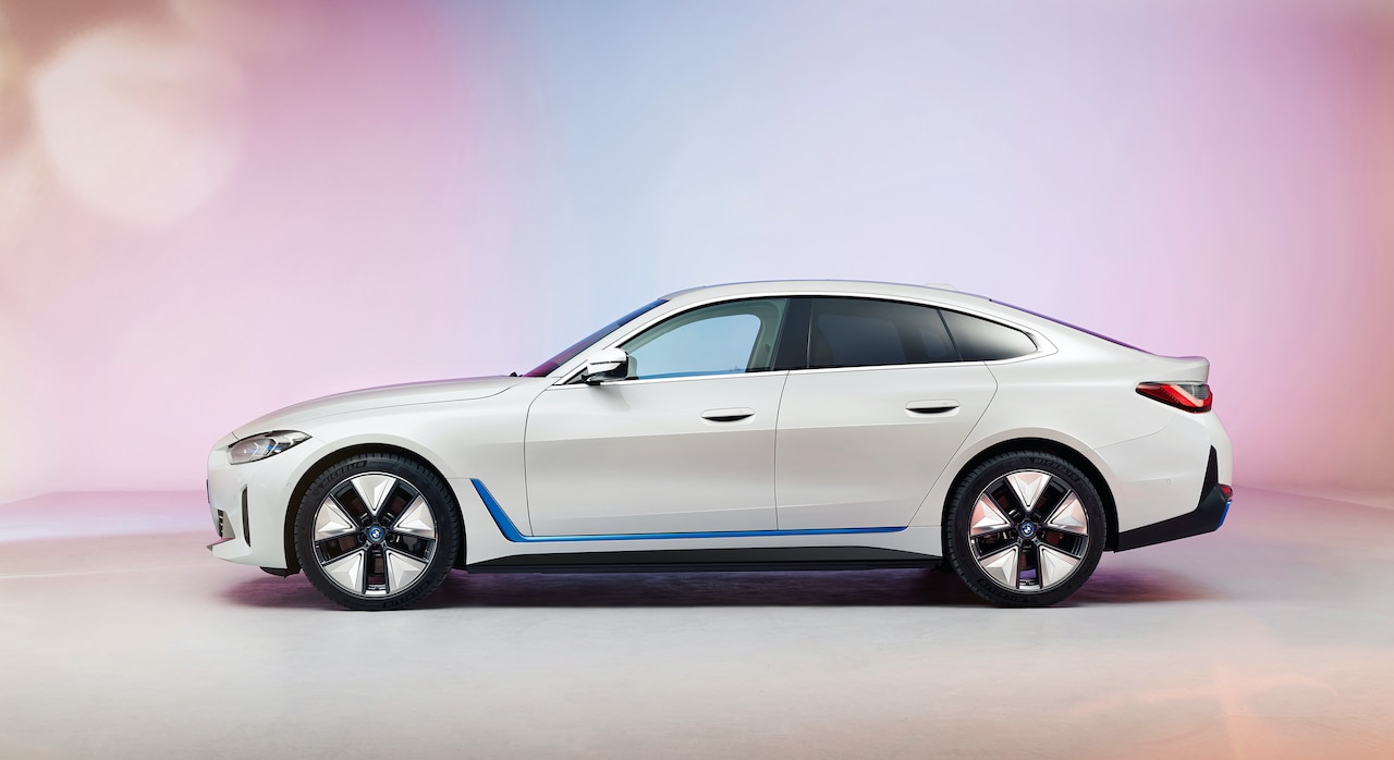 BMW-i4-Elektroauto-Seite