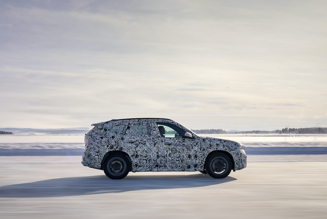 BMW-iX1-Wintertest-E-Auto