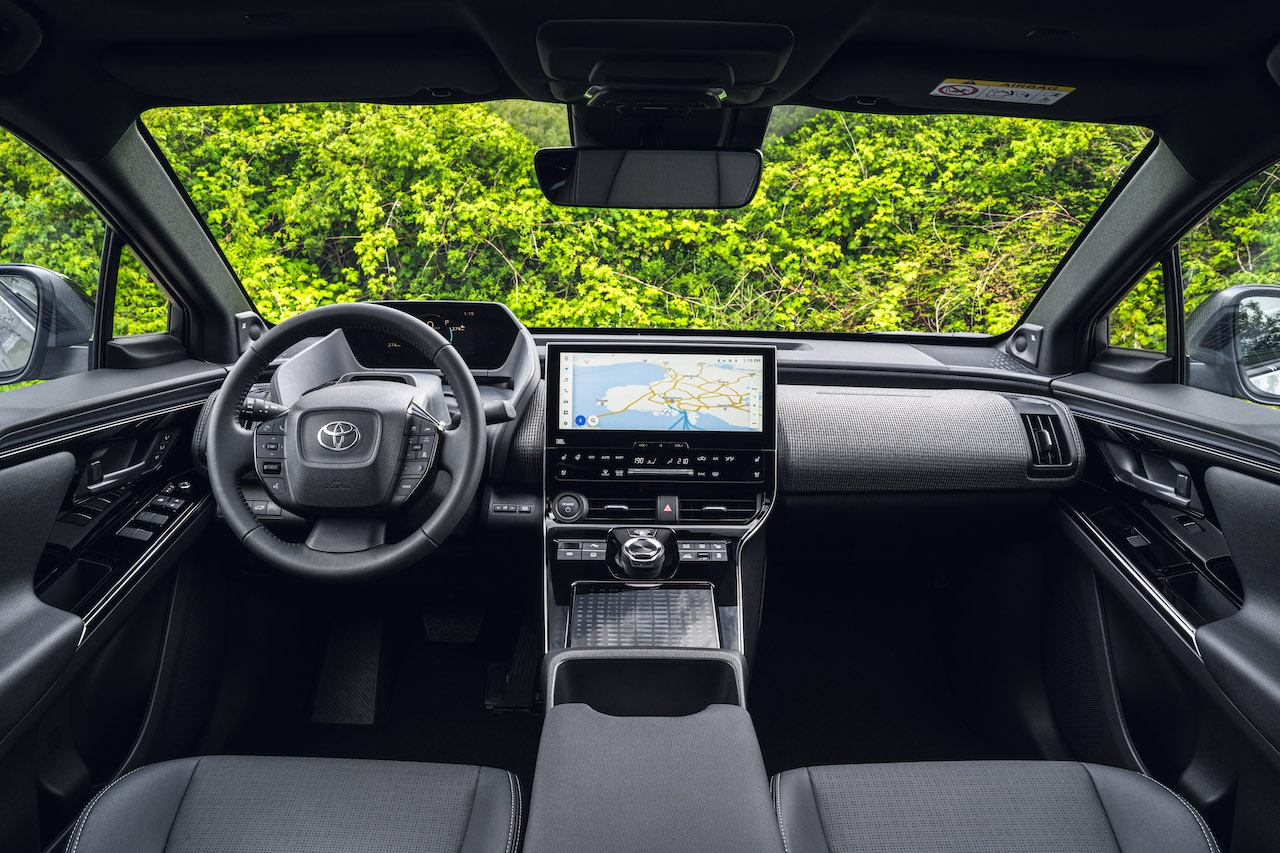 Toyota-Elektroauto-bZ4X-Cockpit